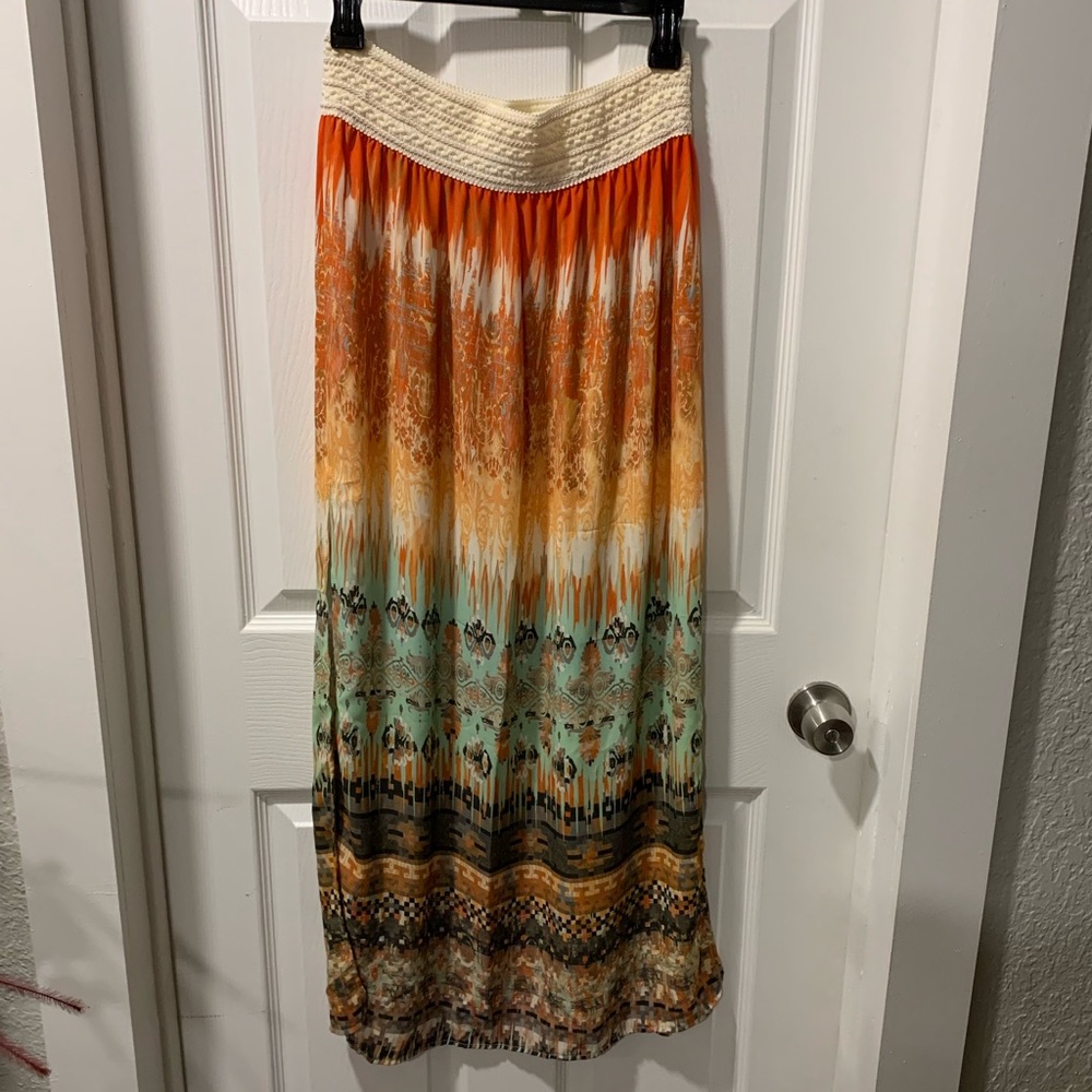 Beautiful maxi skirt with high slits
